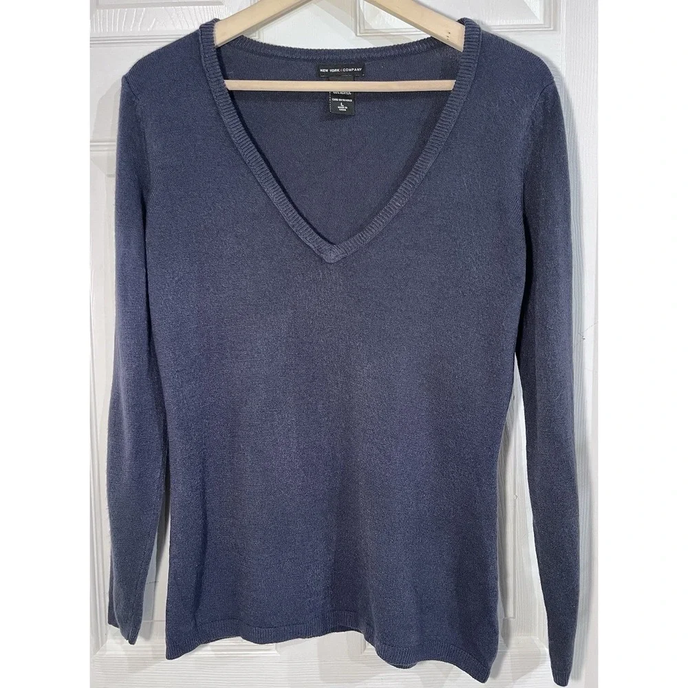 New York & Company V-Neck Sweater Womens Large Blue Long Sleeve Knit Top Casuals